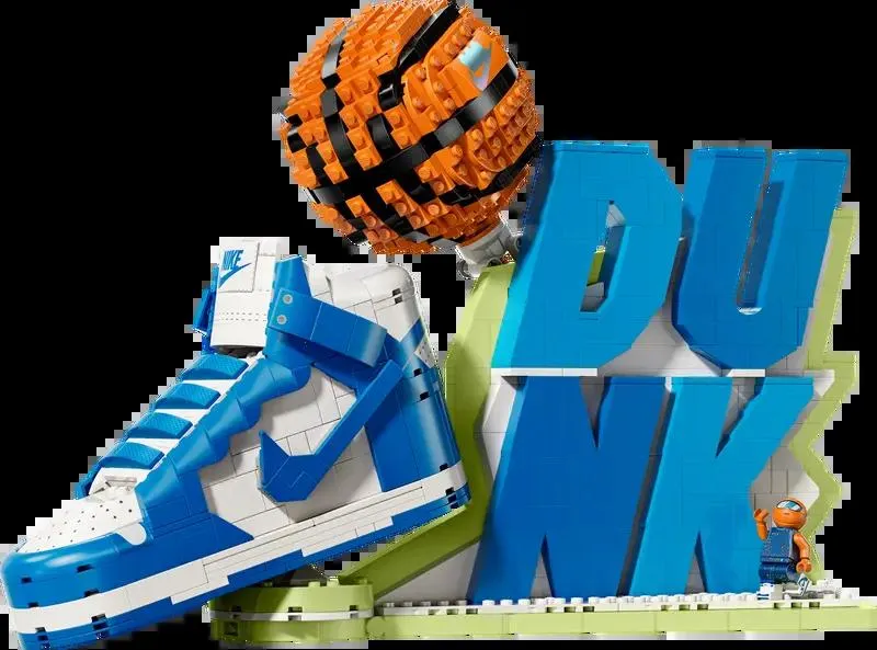 Nike Dunk x LEGO® Set