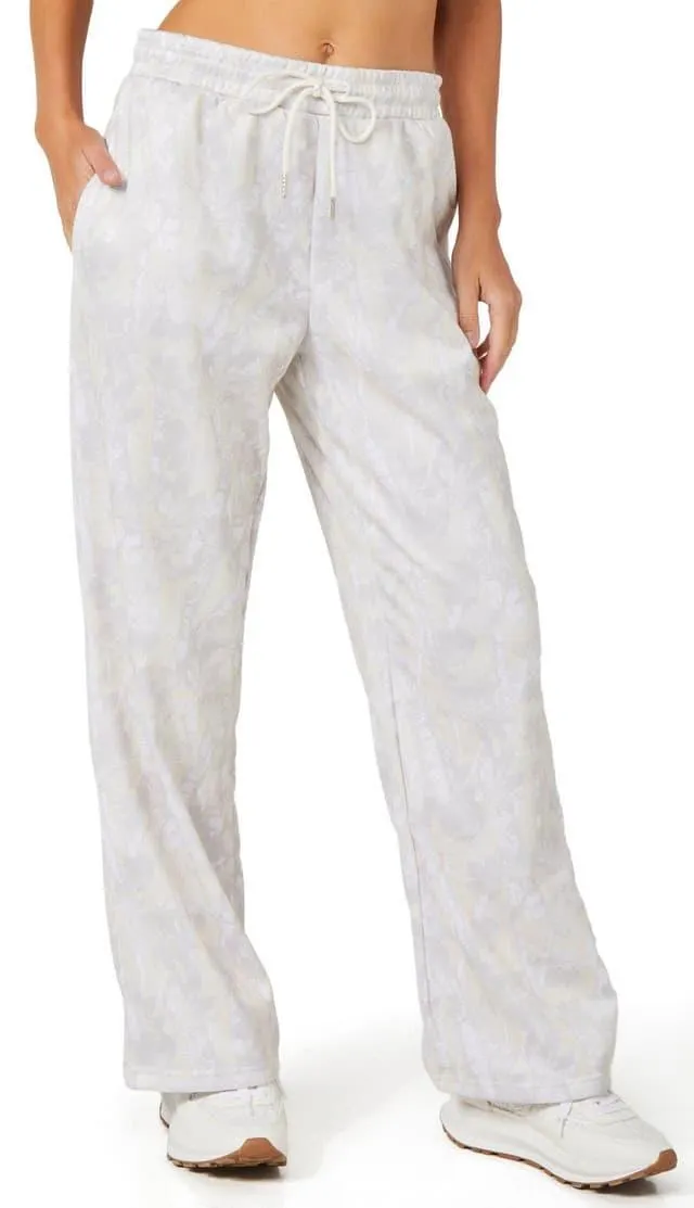 No Comment Juniors Fleece Camo Sweatpants